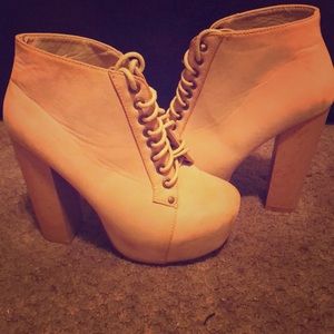 Vintage Nude lace up platform high heel